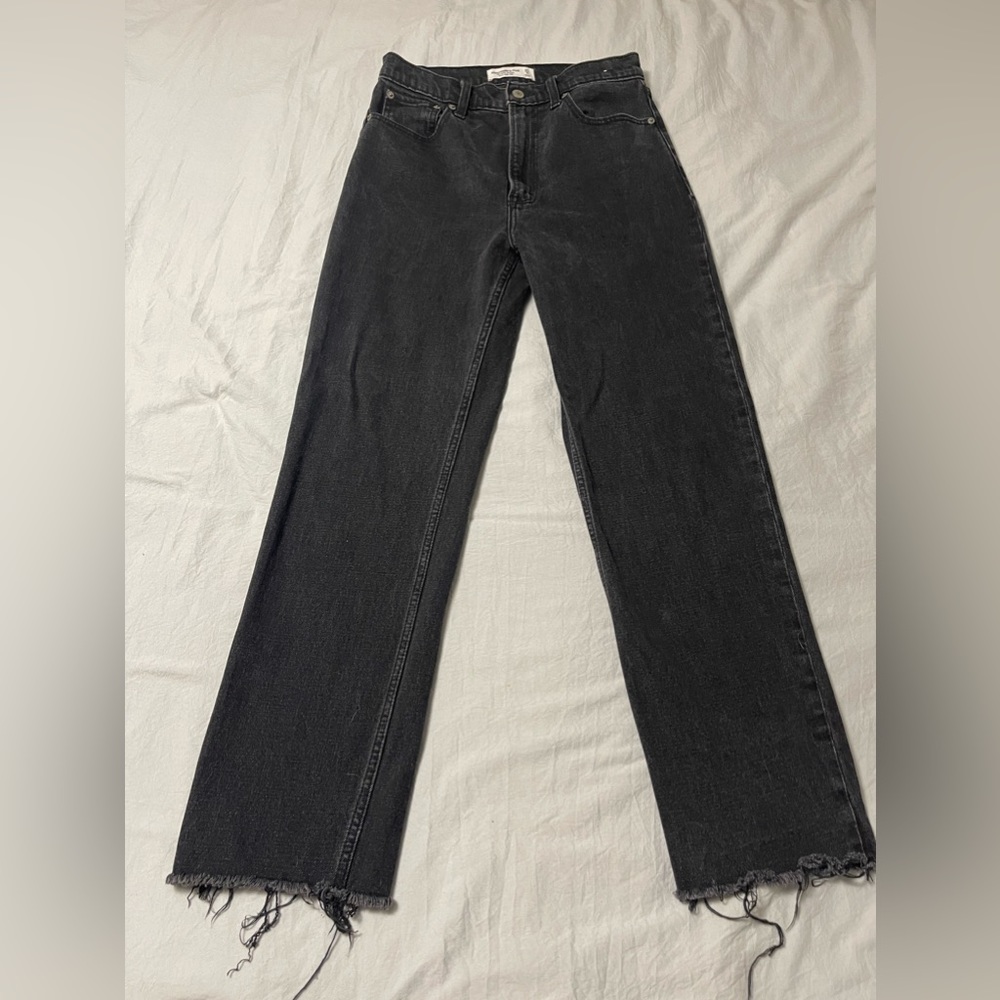 Abercrombie & Fitch “The Ankle Straight Ultra High Rise”
